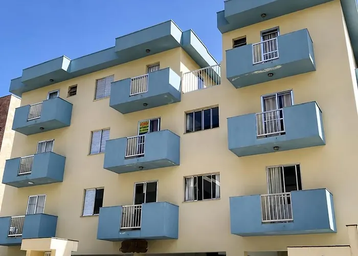 Apartamento bem equipado com ar condicionado e churrasqueira a 100 metros da praia - 02 dormitórios - Edifício Água Viva Ubatuba